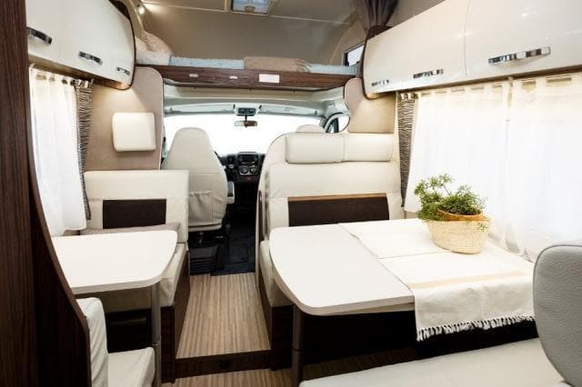 Foto 2 AUTOCARAVANA CAPUCHINA BENIMAR SPORT 323 