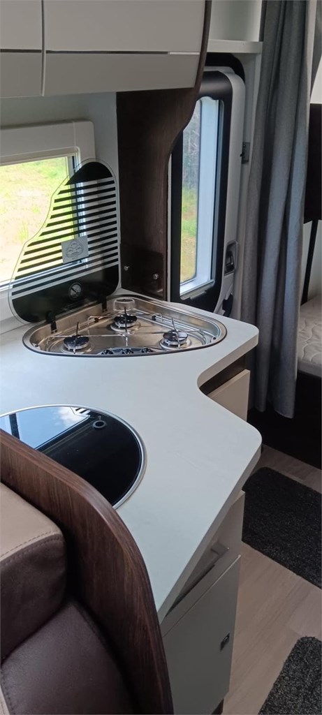 Foto 7 AUTOCARAVANA CAPUCHINA BENIMAR SPORT 323 