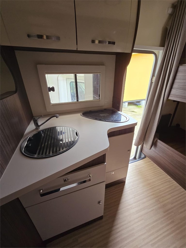Foto 9 AUTOCARAVANA CAPUCHINA BENIMAR SPORT 323 
