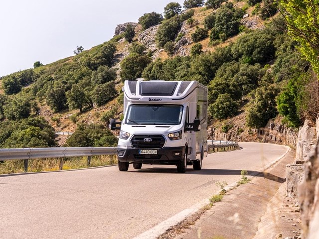 AUTOCARAVANA PERFILADA BENIMAR TESSORO 440 UP