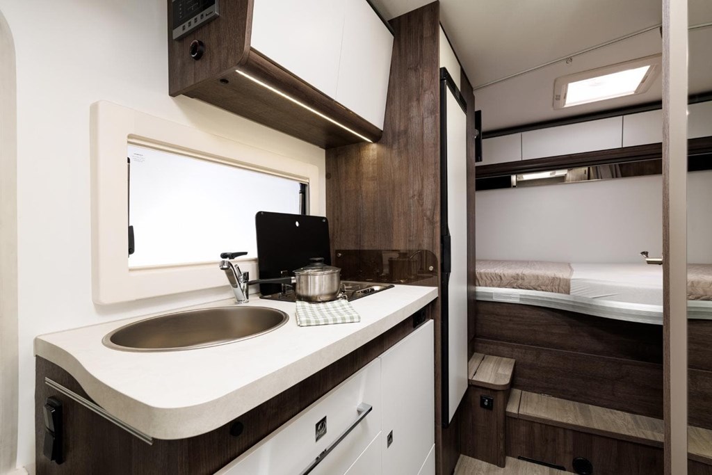 Foto 5 AUTOCARAVANA PERFILADA BENIMAR TESSORO 440 UP